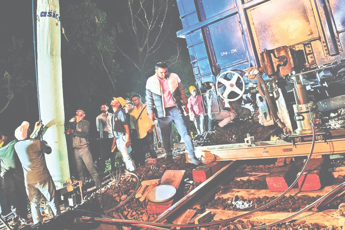 Goods Train Derailed jharkhand