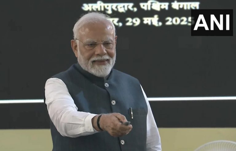 अलीपुरद्वार से पीएम मोदी की हुंकार, बोले- ‘बंगाल का विकास भारत के भविष्य की नींव है’