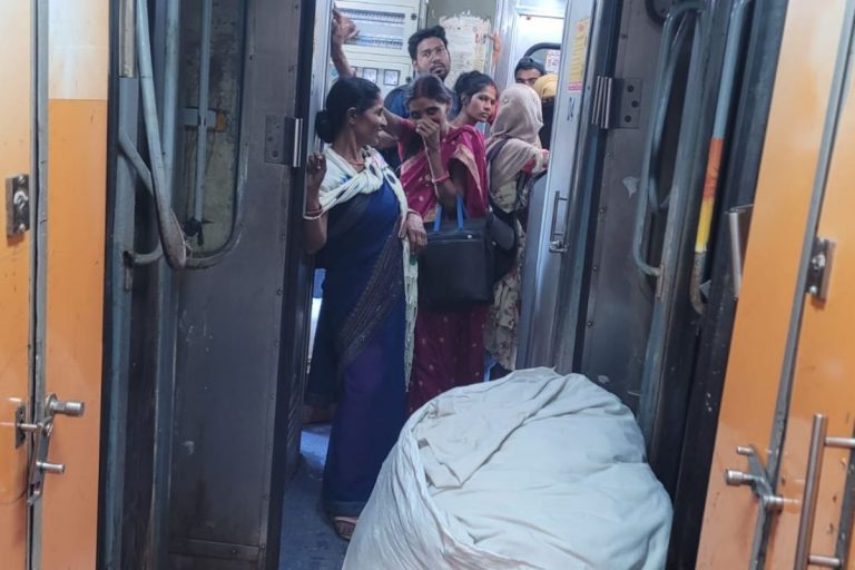 टिकट लो जनरल का और सफर करो एसी में, जयनगर एक्सप्रेस में हो रहा खेला, प्रभात पड़ताल में खुलासा 