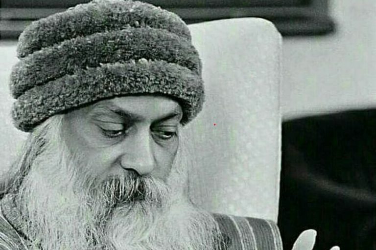 आगे बढ़ने की होड़ में आप भी करते हैं ये गलती तो हो जाएंगे बर्बाद, जिंदगी में पड़ जाएंगे अकेले
