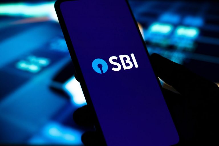 SBI यूजर्स के लिए अलर्ट! ये रहे बैंक के असली कस्टमर केयर नंबर, फेक कॉल्स से रहें दूर
