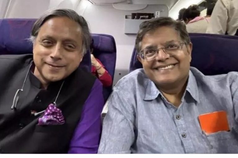 पाक की नापाक हरकतों को बेनकाब करेंगे थरूर और पांडा, प्रतिनिधिमंडल विदेश के लिए रवाना