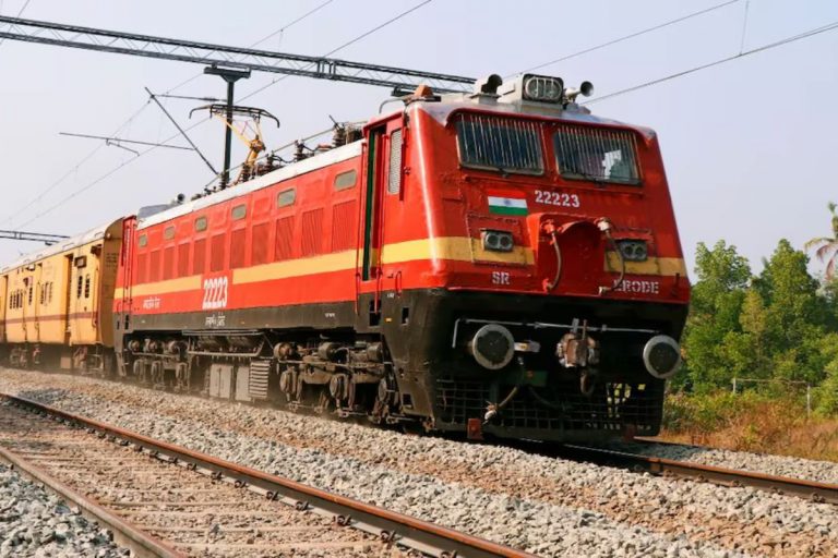 रेलवे में देरी की हद!  1357 दिनों में पहुंची  ट्रेन, सब रह गए दंग