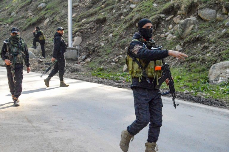 Operation Sindoor: लश्कर-ए-तैयबा के 3 आतंकवादी ढेर, शोपियां में सुरक्षाबलों को मिली बड़ी कामयाबी