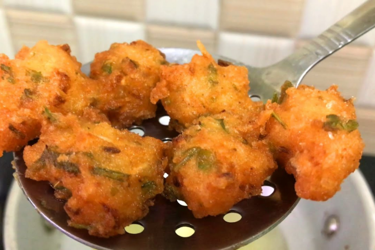 Rice Pakoda Recipe: बचे हुए चावल से बनाएं कुछ नया, ट्राय करें ये आसान और टेस्टी पकोड़े