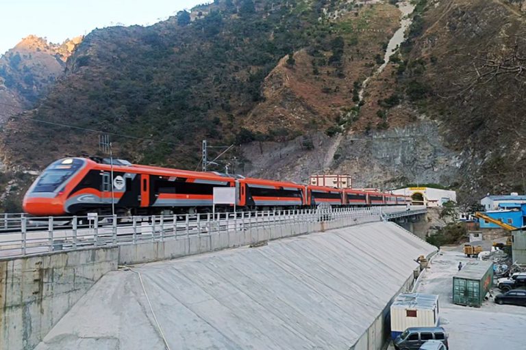 मुंबई जाना होगा आसान, यूपी को मिलेगी एक और वंदे भारत ट्रेन