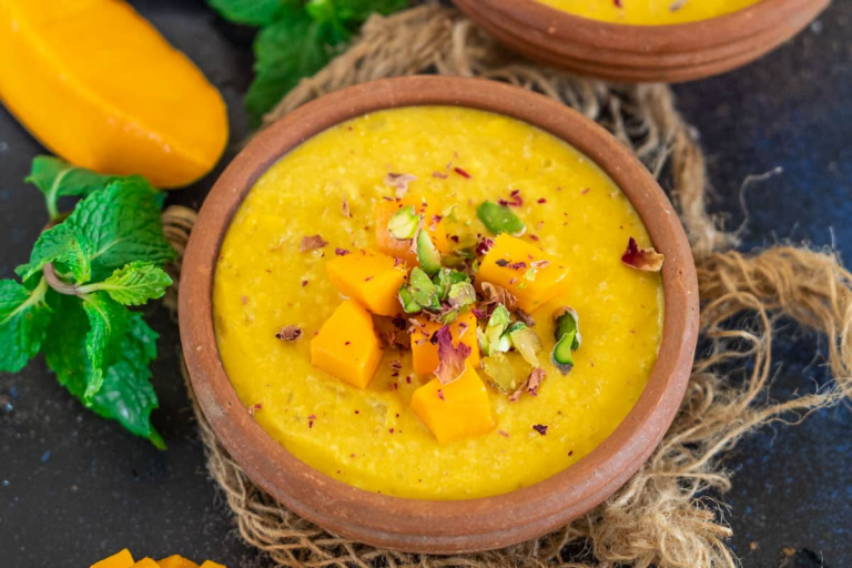 Mango Phirni Recipe: गर्मी में जरूर बनाएं ठंडी-ठंडी मैंगो फिरनी, ताजगी और मिठास का अनोखा स्वाद