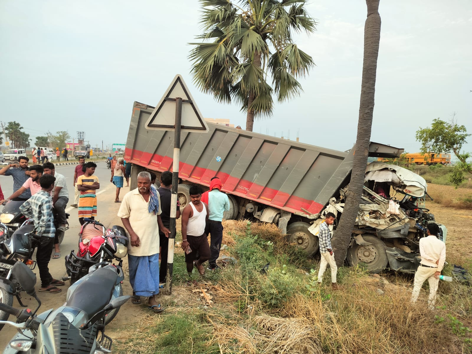 jehanabad road accident