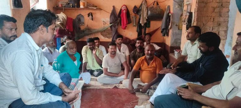 लेसी व सब्जी गद्दीदार थोक विक्रेता के साथ मैराथन बैठक बेनतीजा