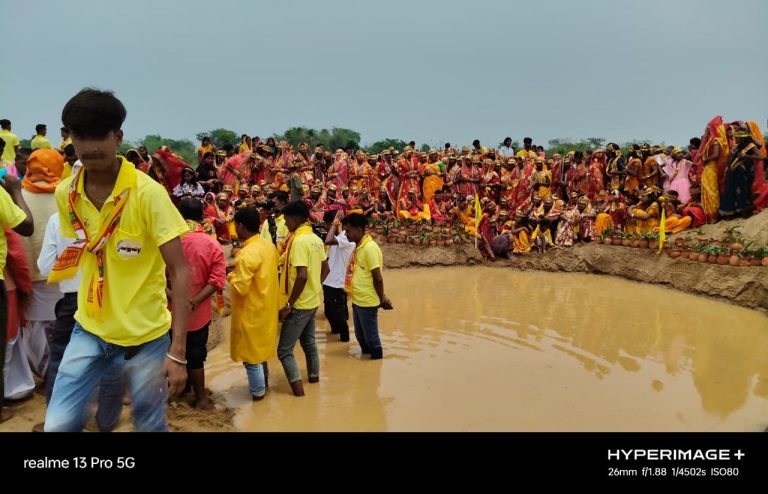 राधाकृष्ण प्रतिमा की प्राण-प्रतिष्ठा को लेकर हुआ धार्मिक अनुष्ठान