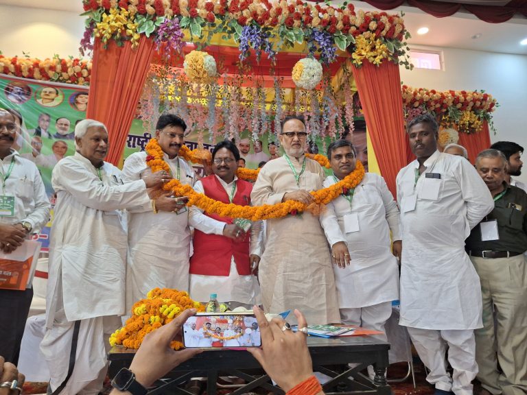 Samastipur News:चुनाव जीतने के लिये बूथ जीतना जरूरी : सांसद