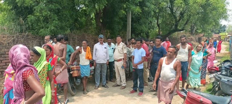 घर में फंदे से लटका मिला रिटायर्ड कोलियरी कर्मी का शव