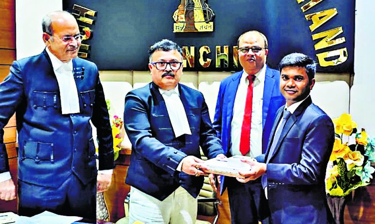 Ranchi News : राज्य के 496 न्यायिक पदाधिकारियों को हाइकोर्ट ने दिया टैब