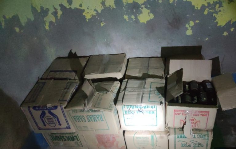 144 लीटर विदेशी शराब जब्त, धंधेबाज फरार