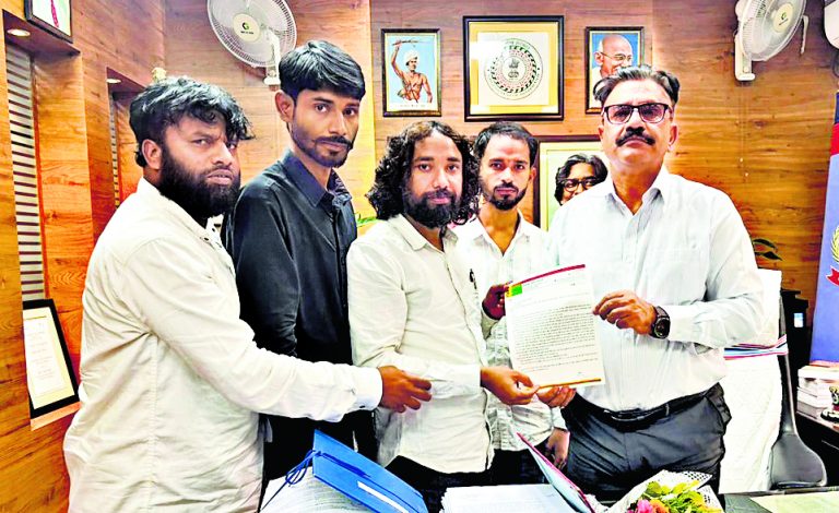 Ranchi News : बालू के अवैध परिवहन पर रोक लगाने का आग्रह
