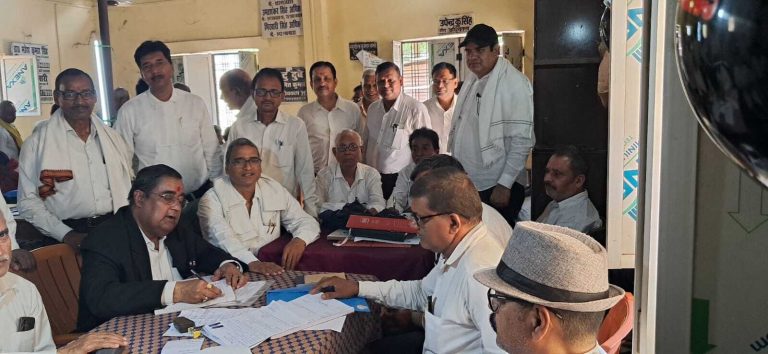 नामांकन के तीसरे दिन 10 लोगों ने दाखिल किया  पर्चा