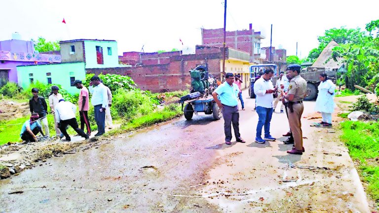 भारी पुलिस बल की मौजूदगी में अवरुद्ध नाले को कराया गया अतिक्रमण मुक्त