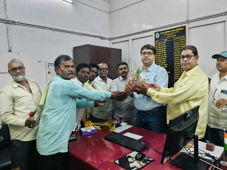 Dhanbad News : बीसीकेयू नेताओं ने एपीएम से की मुलाकात