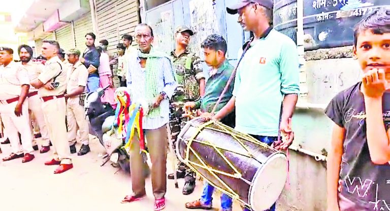 Ranchi News : जानलेवा हमला और आर्म्स एक्ट के केस में पूर्व पार्षद असलम सहित पांच फरार घोषित