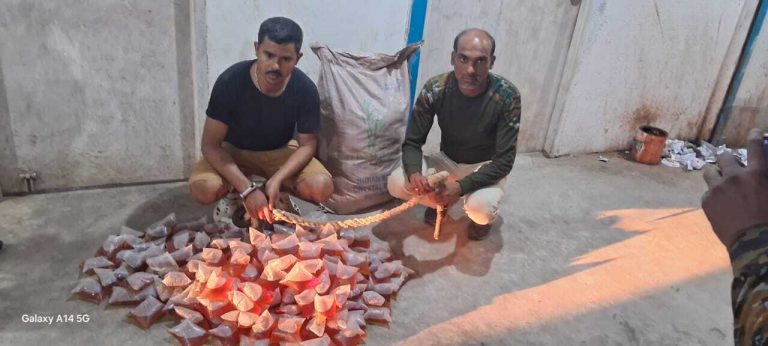 शराब के साथ आधा दर्जन गिरफ्तार
