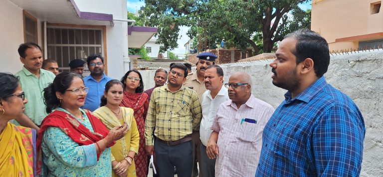 नियमित रूप से चिकित्सीय सुविधा उपलब्ध कराने का सीएस को निर्देश