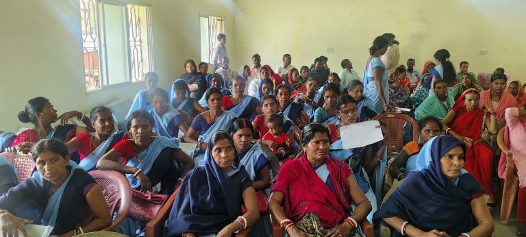 चुप्पी तोड़ो स्वस्थ रहो अभियान के तहत महिलाओं को दी गयी जानकारी