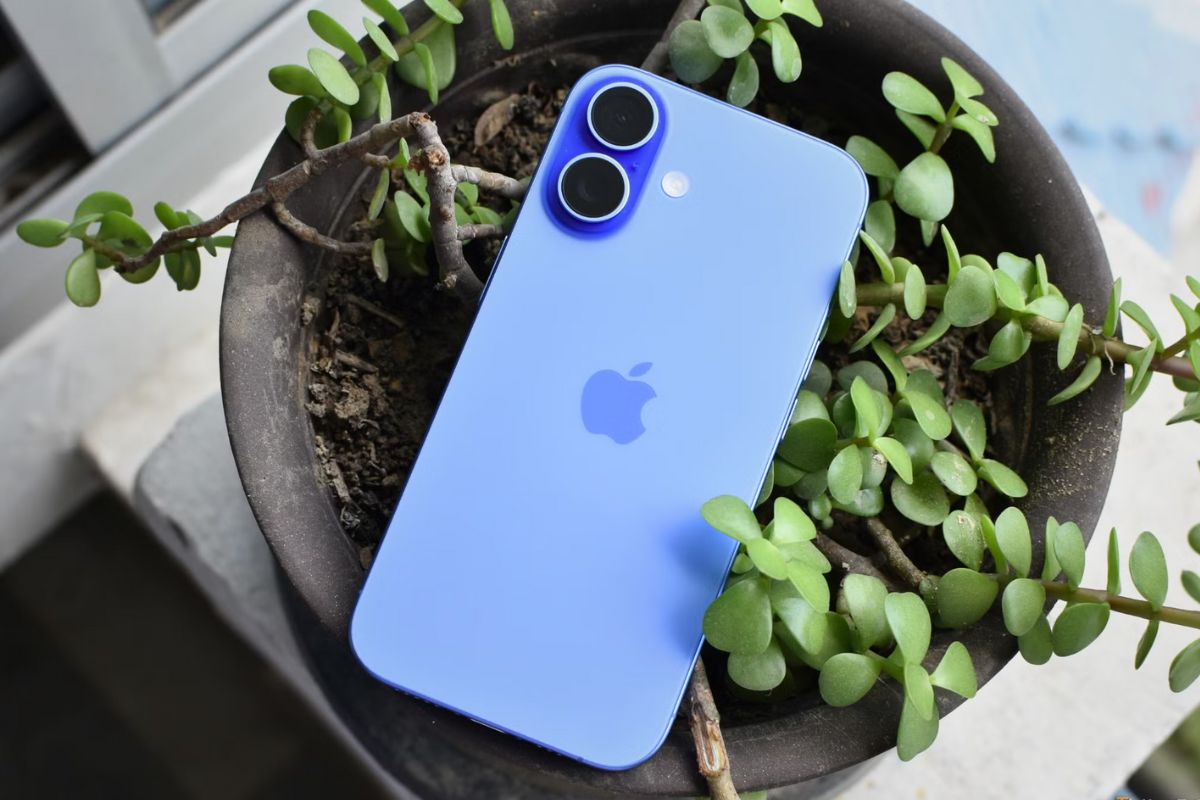 iPhone 16