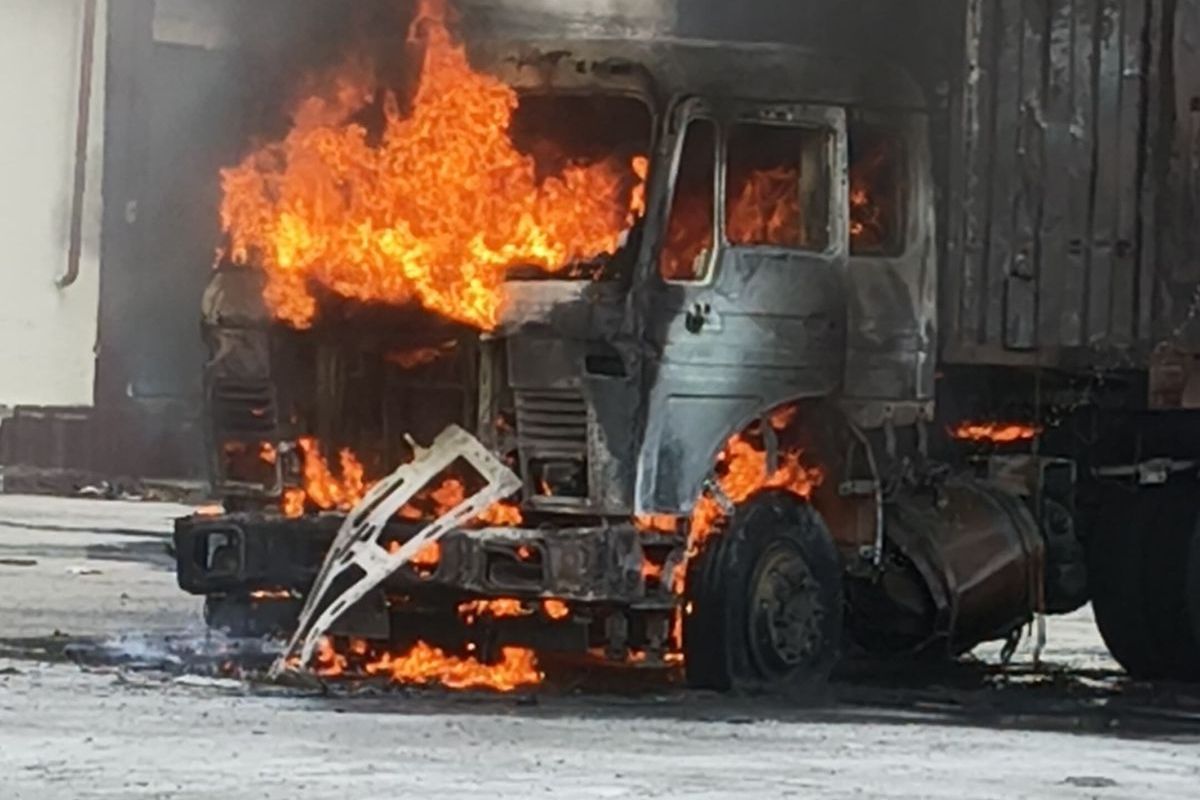 patna fire news| A huge fire broke out in a trailer in Patna, 25 bikes worth crores of rupees burnt to ashes