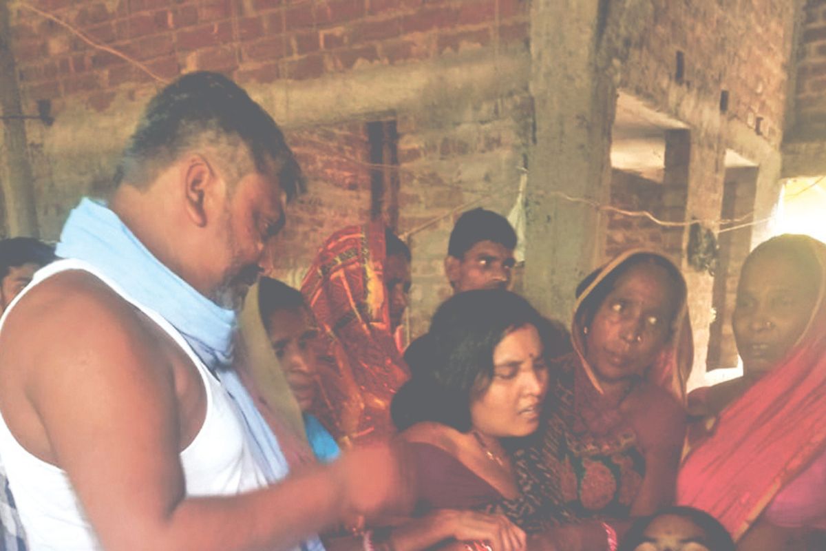 घटना के बाद रोते बिलखते परिजन