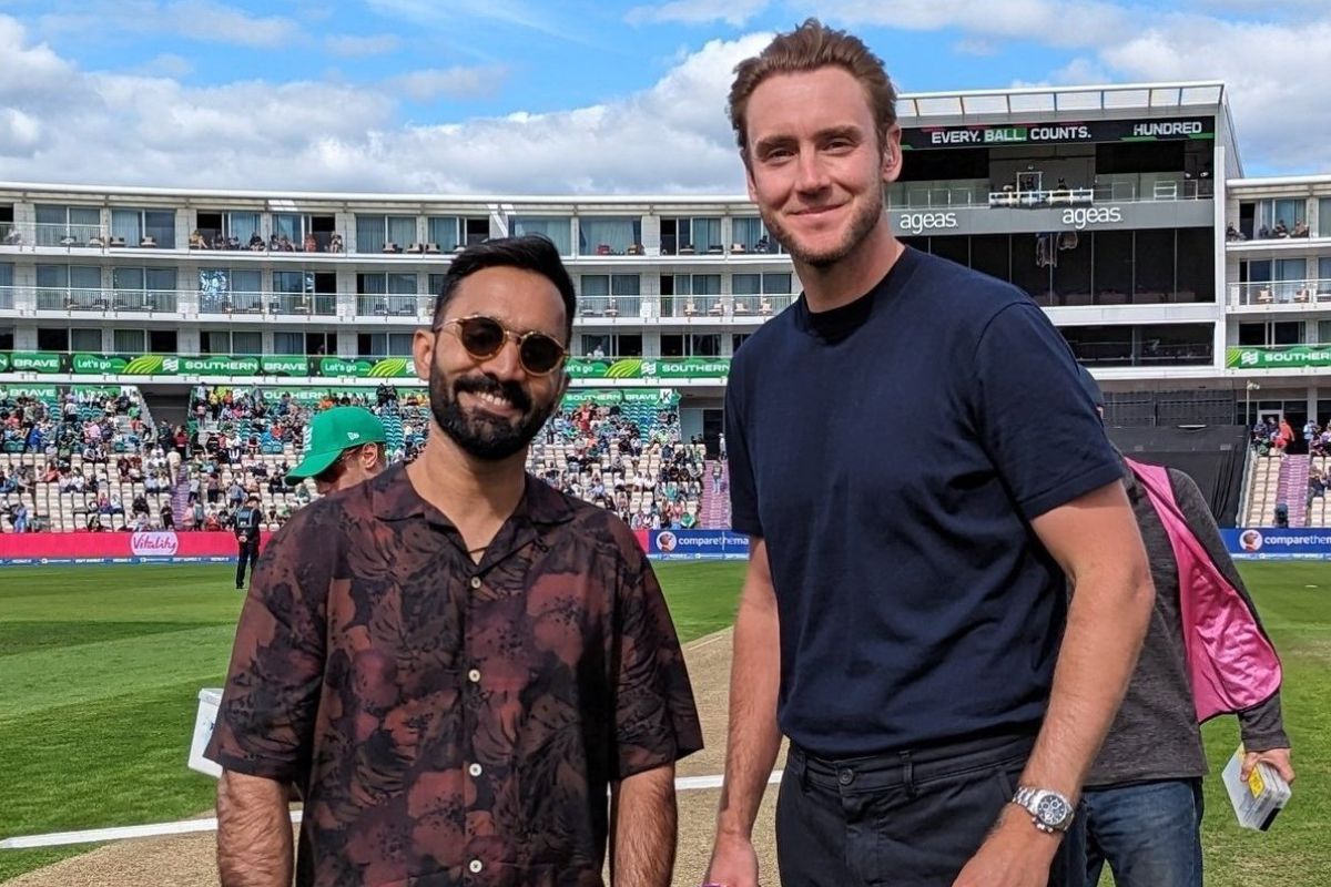 Dinesh Karthik and Stuart Broad.