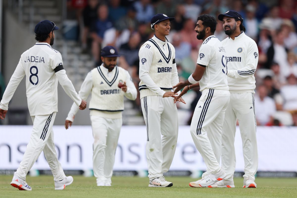 Yashasvi Jaiswal and Jasprit Bumrah Celebrating Wicket.
