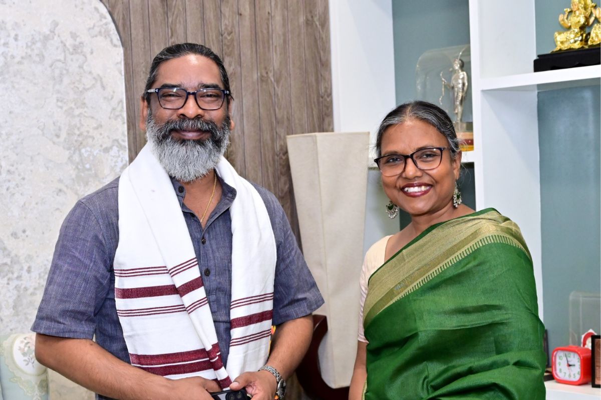 Dr Sonajharia Minj with hemant soren