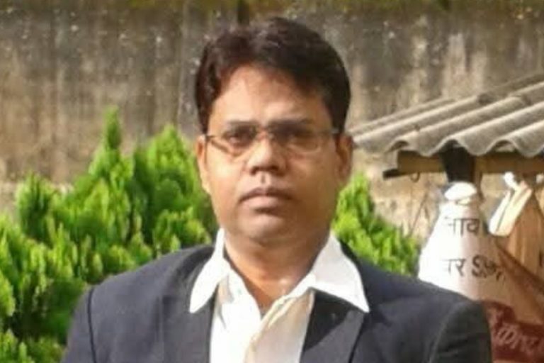 नहीं रहे देवघर के सब रजिस्ट्रार मनोज कुमार, हार्ट अटैक से मौत