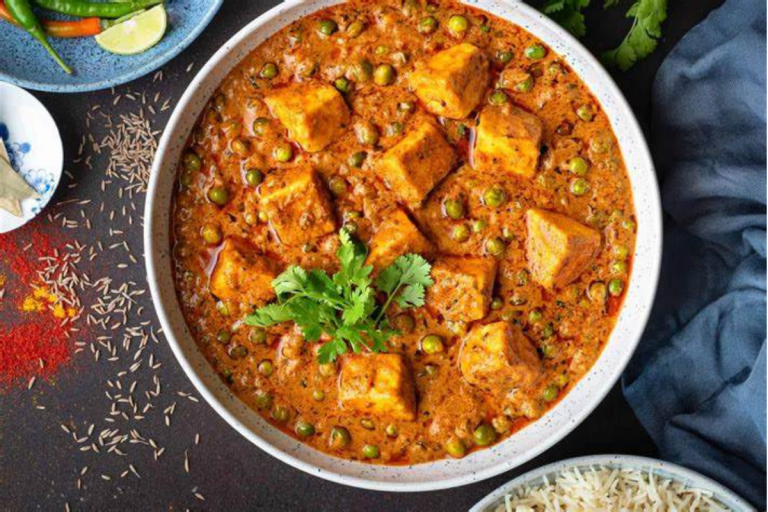 Matar Paneer Recipe: इस रेसिपी से बनाएं स्वादिष्ट मटर पनीर, खाने वाले उंगलियां चाटते रह जाएंगे
