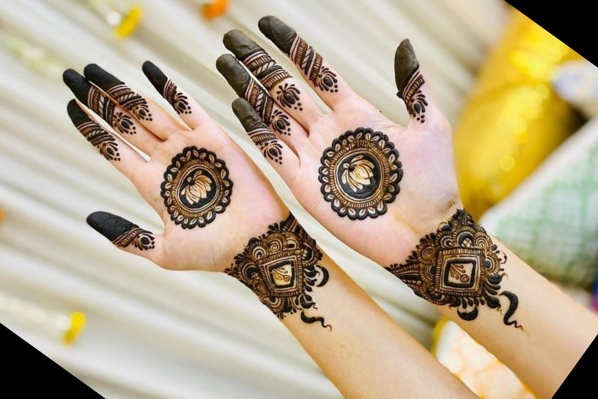 Sawan Special Beautiful Centre Mehndi Designs : सावन के तीज त्योहारों में हाथों पर रचायें ये आसान मेहंदी डिजाइन्स