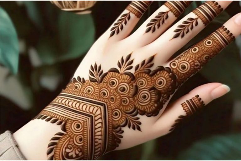 Minimalist Mehndi Designs: सादगी में छुपी है असली खूबसूरती,ट्राय करें मिनिमलिस्ट मेहंदी डिजाइनों की ये खास स्टाइल