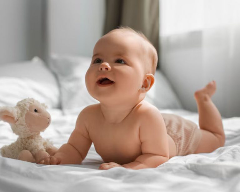 Trending Baby Girl Names:आपकी लाडली के लिए 10 नाम,जो आजकल हैं सबसे ट्रेंड में