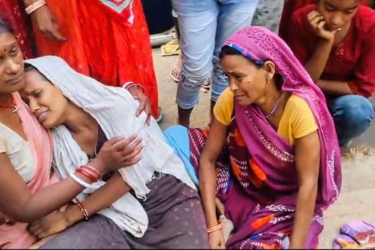 घटना के बाद रोते बिलखते परिजन