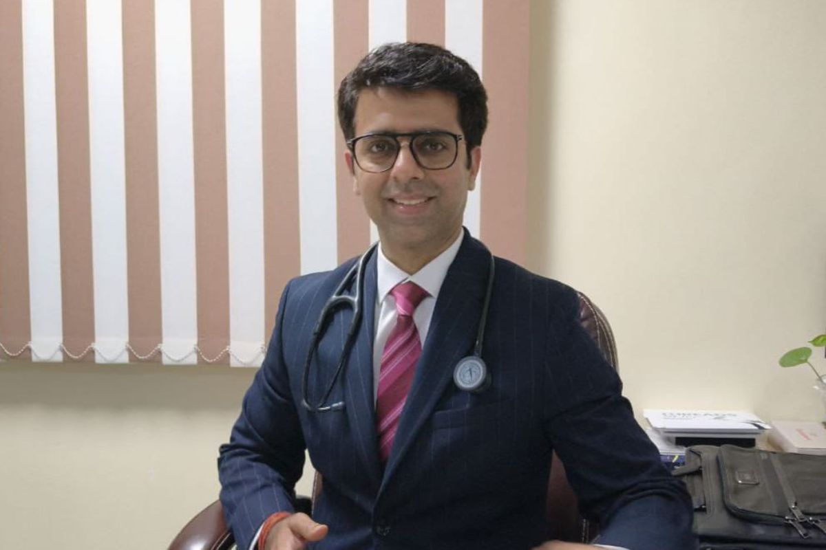 डॉ. अभिषेक आनंद