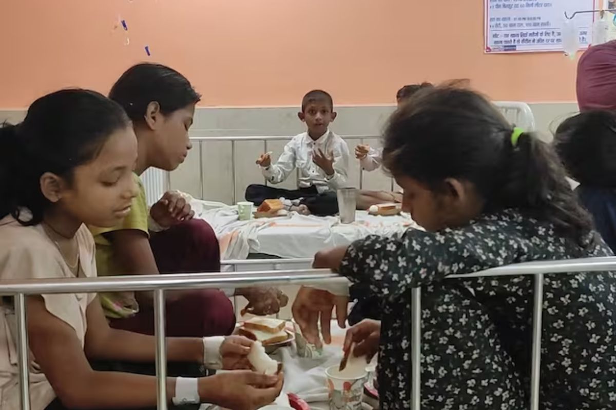 अस्पताल में भर्ती बच्चे