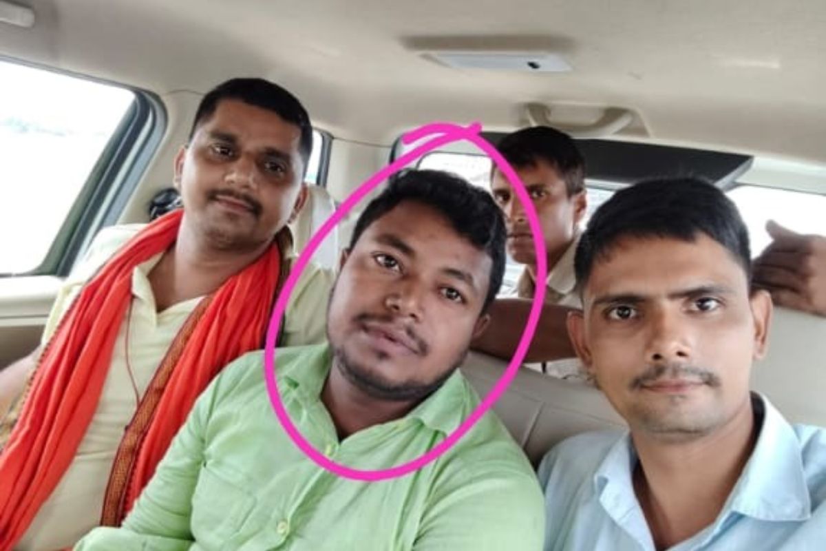 घेरे में आरोपी दलाल