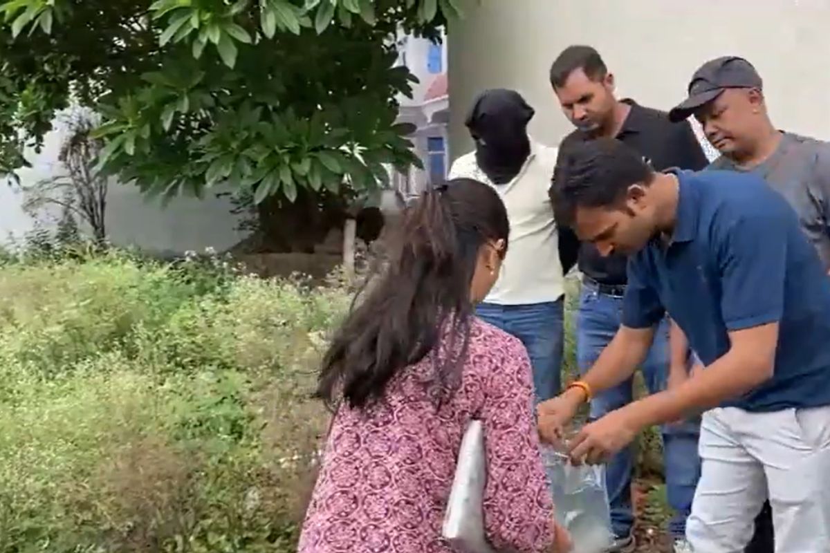 Raja Raghuvanshi Case Sonam black bag