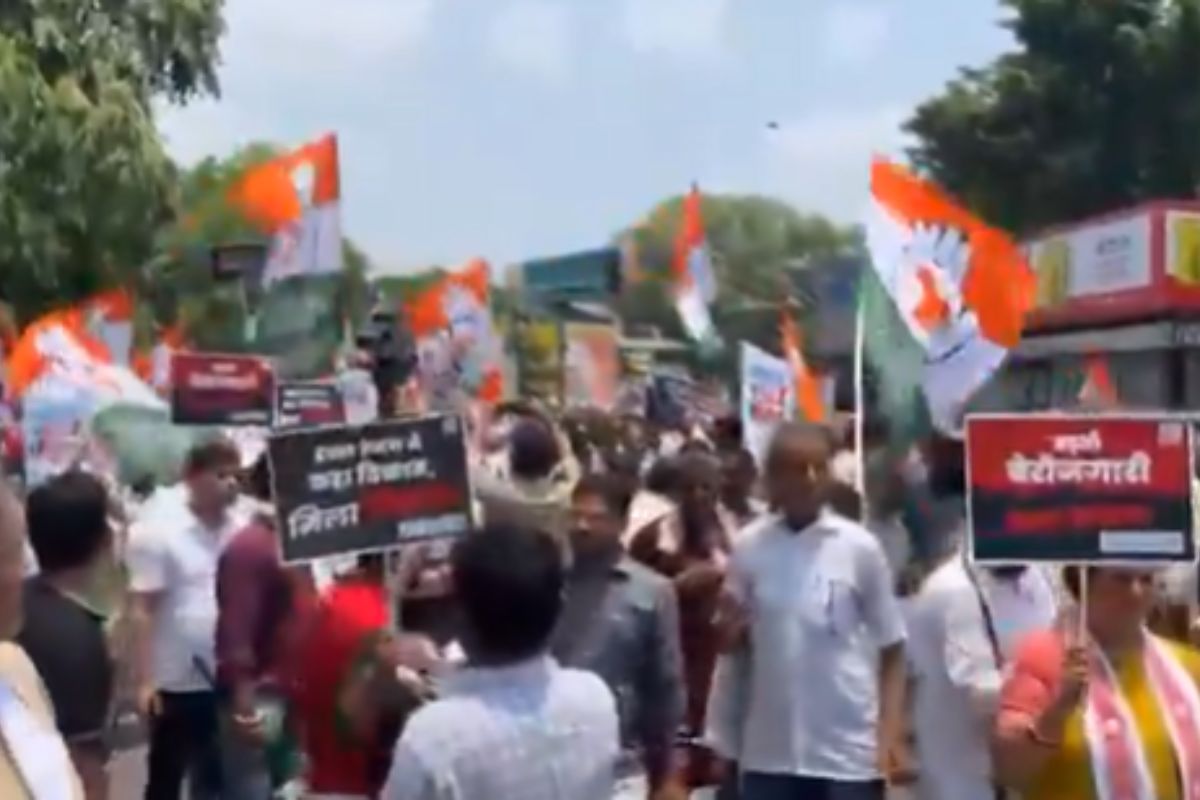 Bihar Politics Congressmen streets in Bihar to surround NDA, many senior leaders state president took part in protest in Patna
