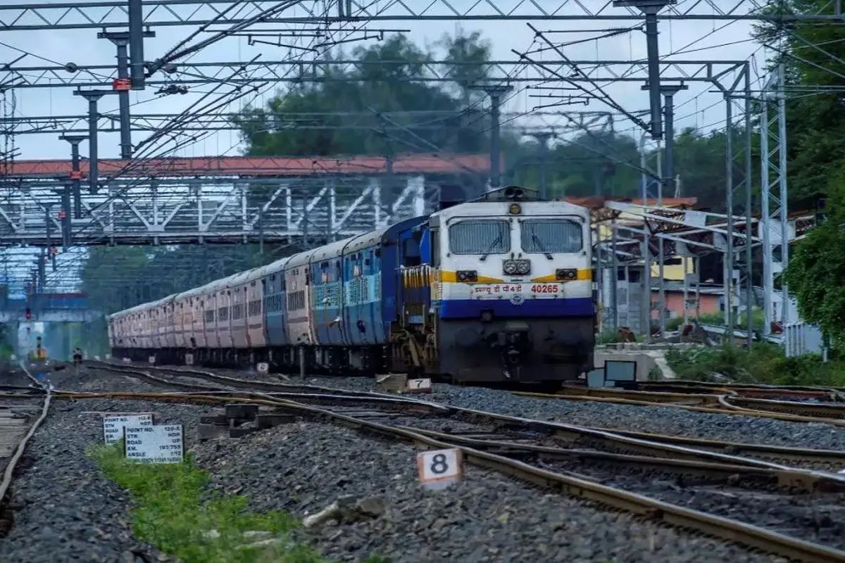 Bihar Train News major trains including Intercity Lichchavi Saryu Yamuna Express stop
