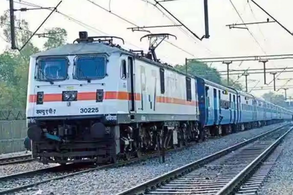 New weekly train pass through these districts know where it will stop and timing