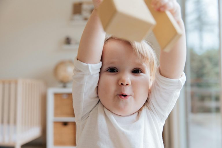 Unique Sanskrit Baby Names: संस्कृत में बच्चों के रखें अनोखे और ट्रेडिंग नाम