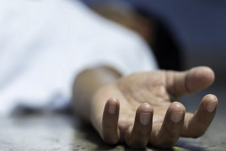 Crime Bihar: बिहार के नवादा में बेटे ने पिता को तलवार से काट डाला, मौके पर मौत