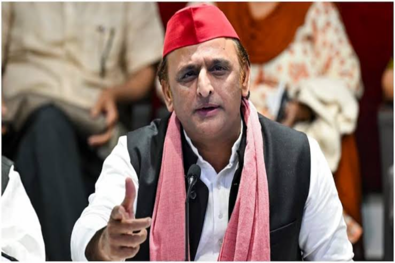 ‘स्वदेशी’ की बात करने वाले अब देश विदेशियों को बेच रहे हैं – अखिलेश यादव का BJP पर वार