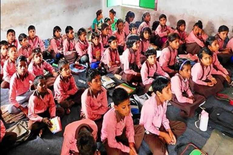बेसिक शिक्षा विभाग का बड़ा कदम: 50 से कम छात्र वाले स्कूलों का होगा विलय, बनेंगी हाईटेक बाल वाटिकाएं