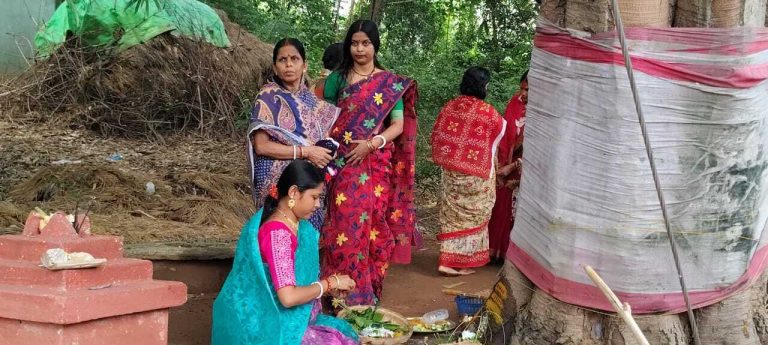 धूमधाम से की जमाई षष्ठी पूजा,  दीर्घायु होने की कामना की